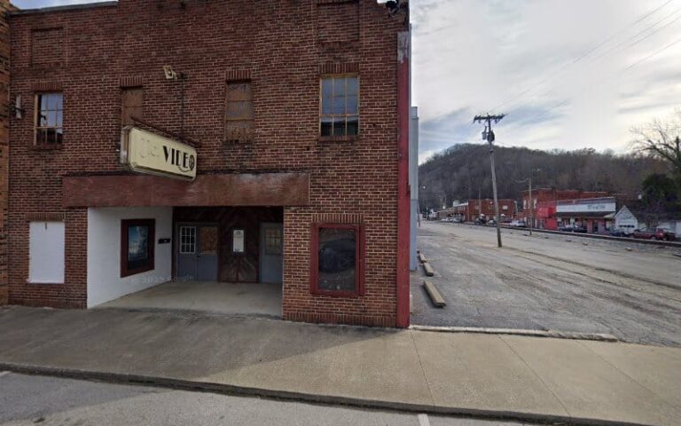 297776 luke iii bentley 768x480