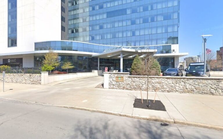 298182 luzon david j 768x480