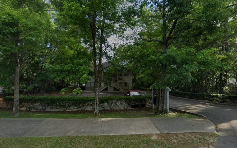 298642 lyons farrar 768x480