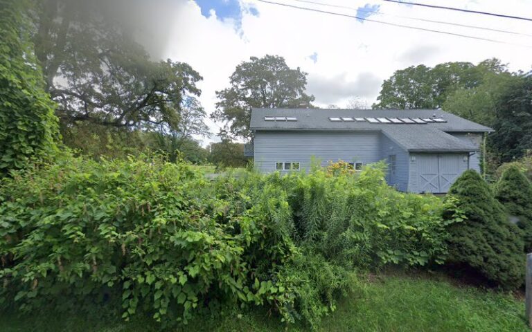 298688 lyons john f 768x480