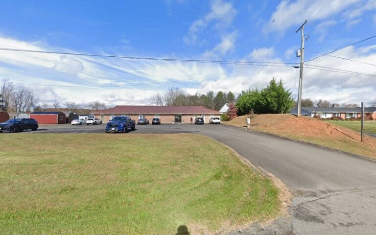 298714 lyons nathan 768x480