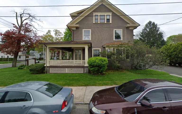 298725 lyons tuccio tuccio 768x480