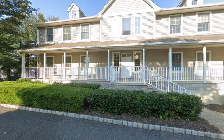 299601 macnow russell 768x480