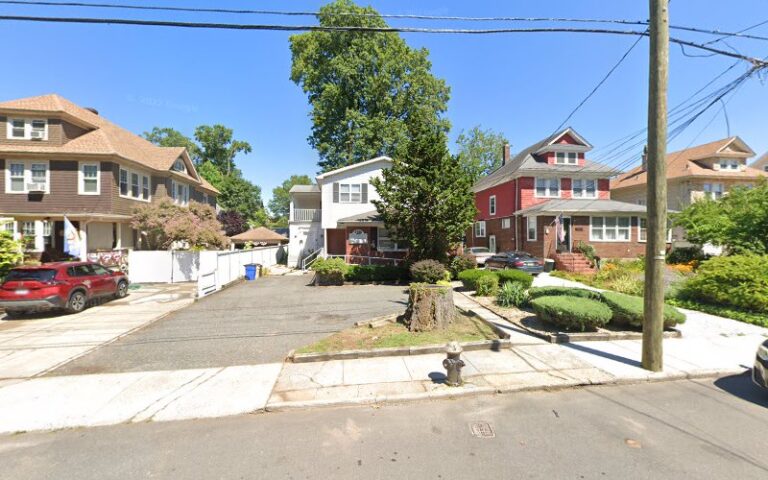 304388 mark macron 768x480