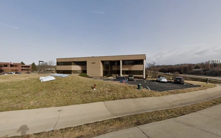 310598 mc kinnis scott 768x480