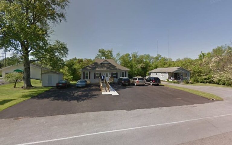 315207 melissa wortley lawing 768x480