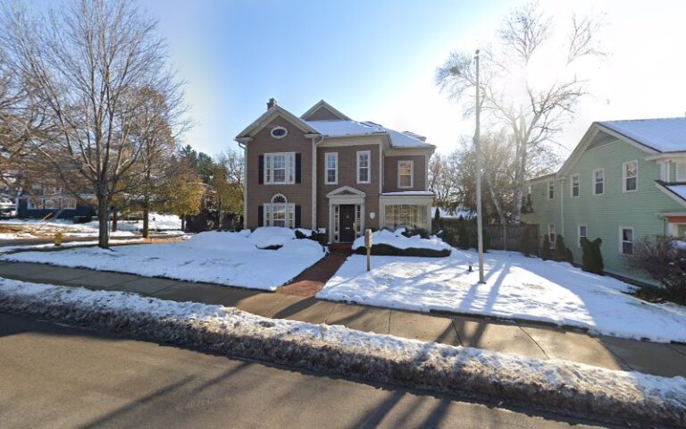 318814 michael l law offices 768x480