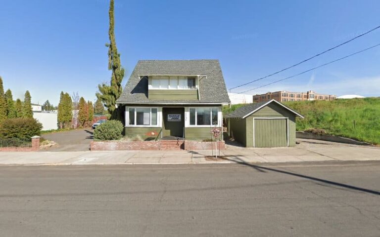 320687 mika n blain 768x480