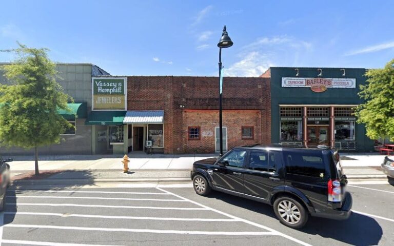 323343 mitchell t eugene 768x480