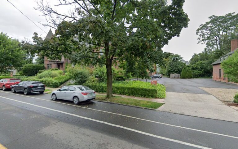 323902 moffett rowena a 768x480