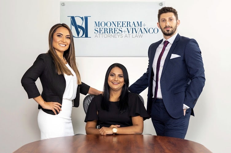 325112 mooneeram serres vivanco pa