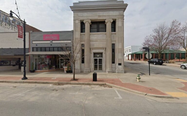 325326 moore harry t 768x480