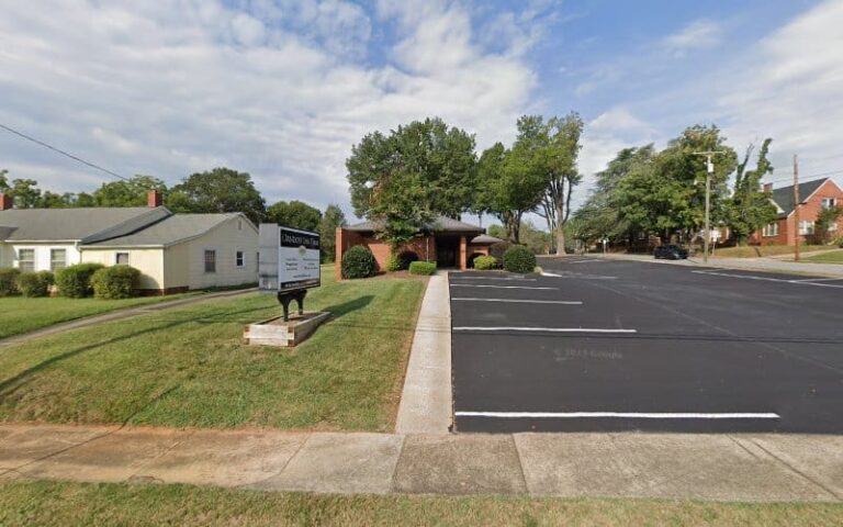 325841 moretz icard kristi m 768x480