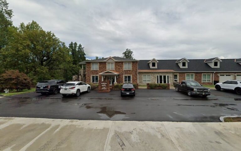 326132 morgan white 768x480