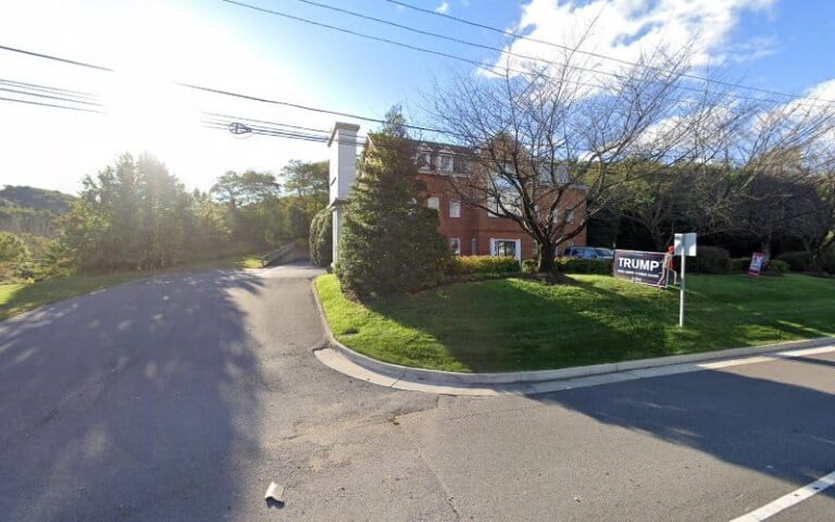 327431 moss rocovich 768x480