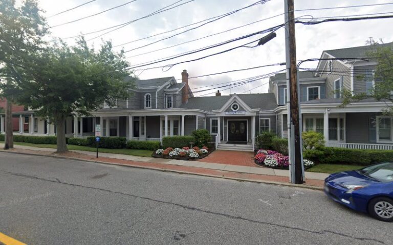 327596 mott peter m 768x480