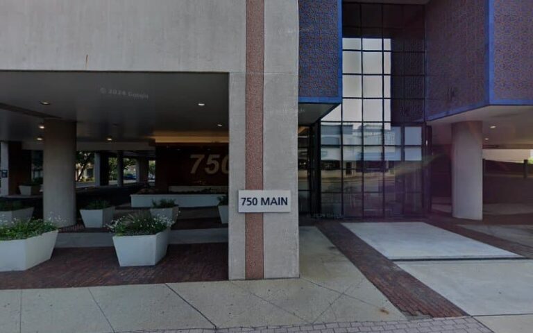 327602 mott zezula 768x480