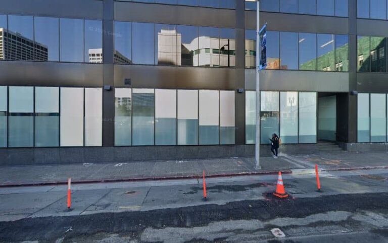 329063 murphy vu thongsamouth tly 768x480