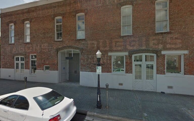 330442 najjar denaburg burrell robin l 768x480