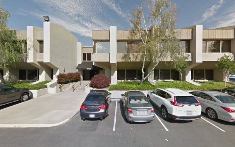 334113 nick lowe law 768x480