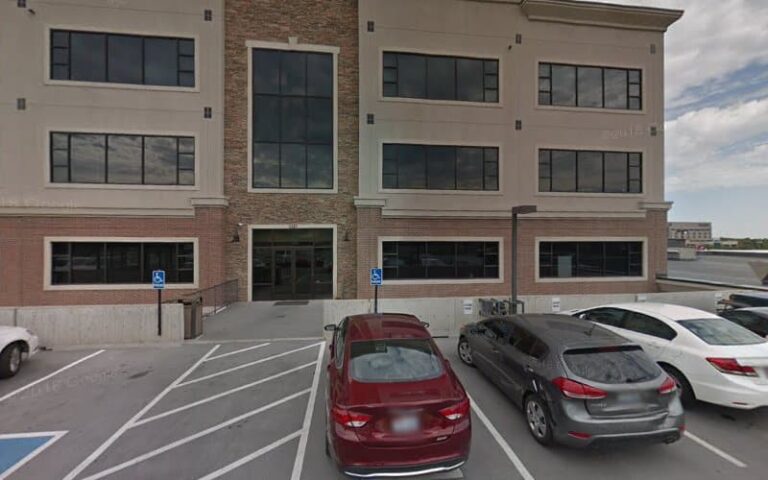 334417 nielsen senior 768x480