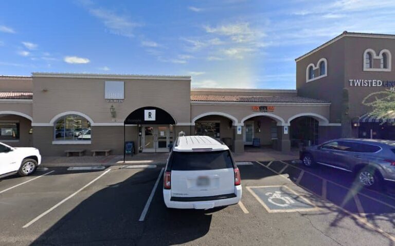 334719 niven chad d 768x480