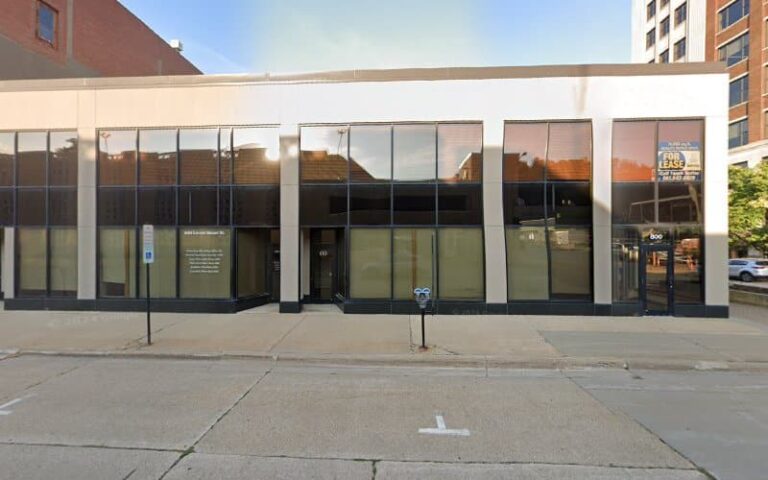 347082 pearce douglas c 768x480