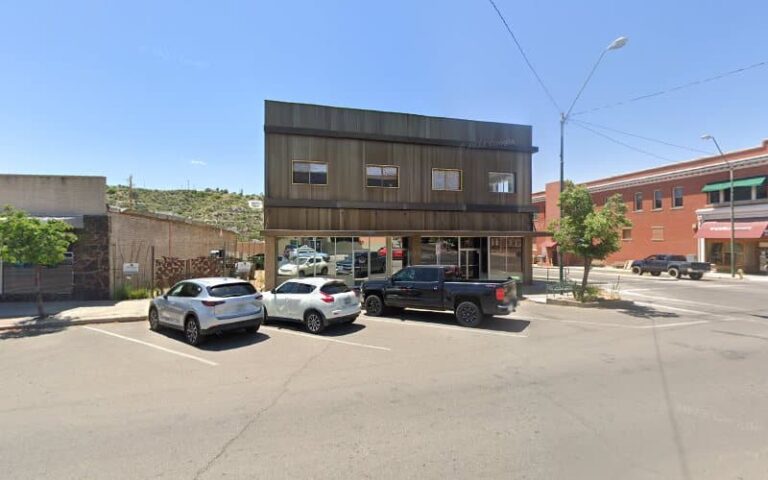 348504 perlman john 768x480