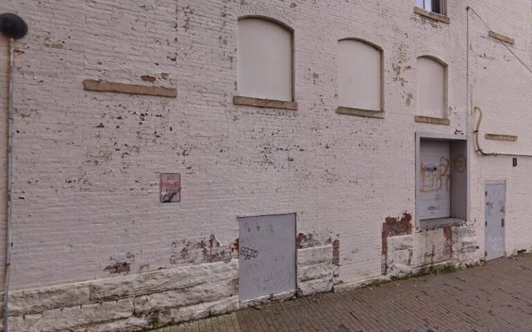 348717 perry mercier amy 768x480