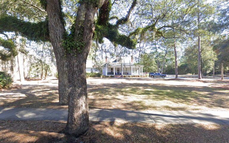 351231 phillips lee malia 768x480