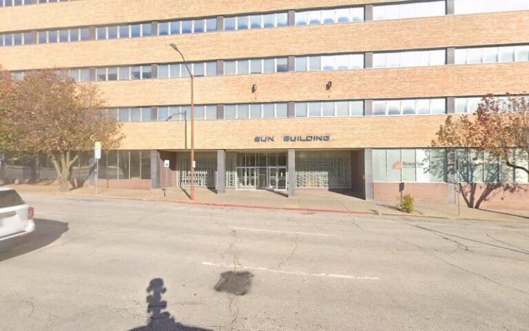 351613 pierce couch hendrickson 768x480