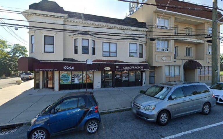 352730 plaza island abstract inc 768x480