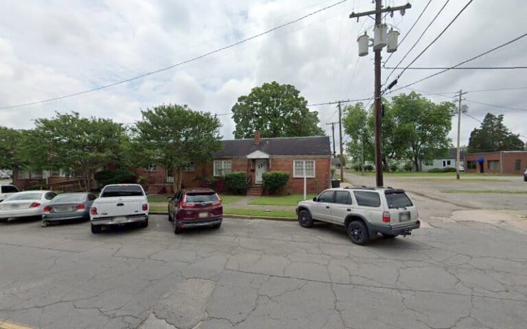 355573 pringle laster mosby 768x480