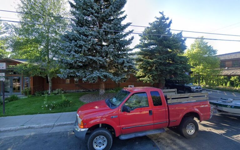 356256 public defender 768x480