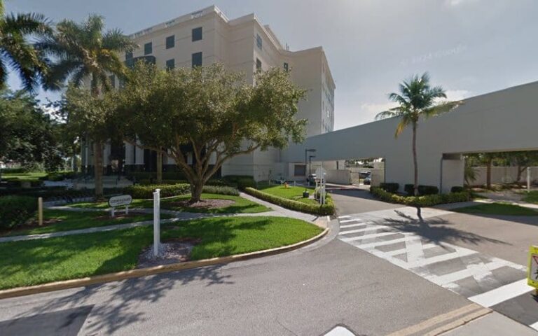 356260 public defender 768x480