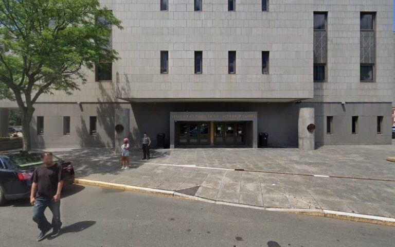 356272 public defender 768x480