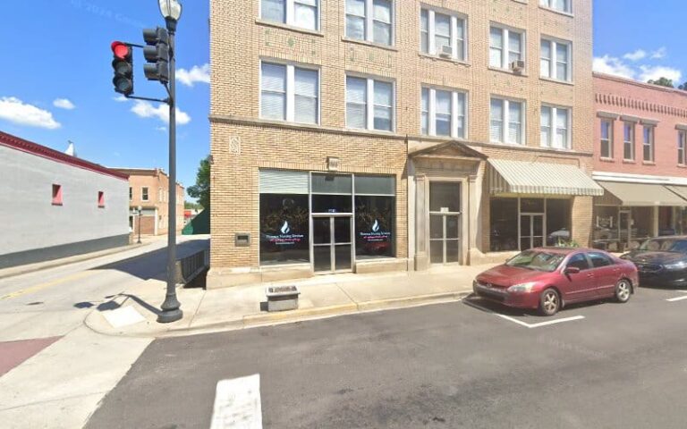 356360 public defender 768x480