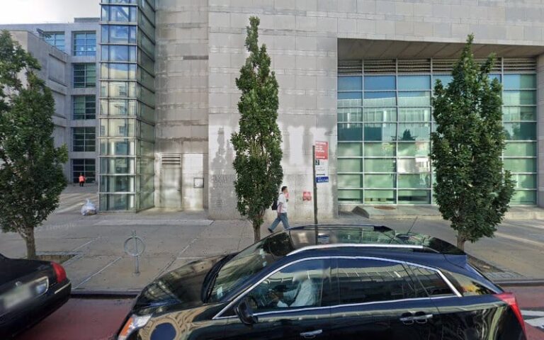 357209 queens legal services 768x480