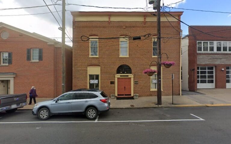 358092 racey racey atty 768x480