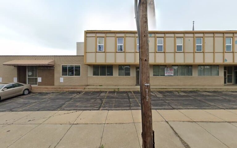 361701 redmond walker 768x480