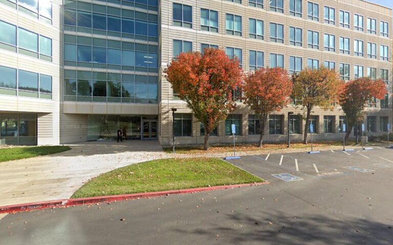 362058 reeves expert paralegals 768x480