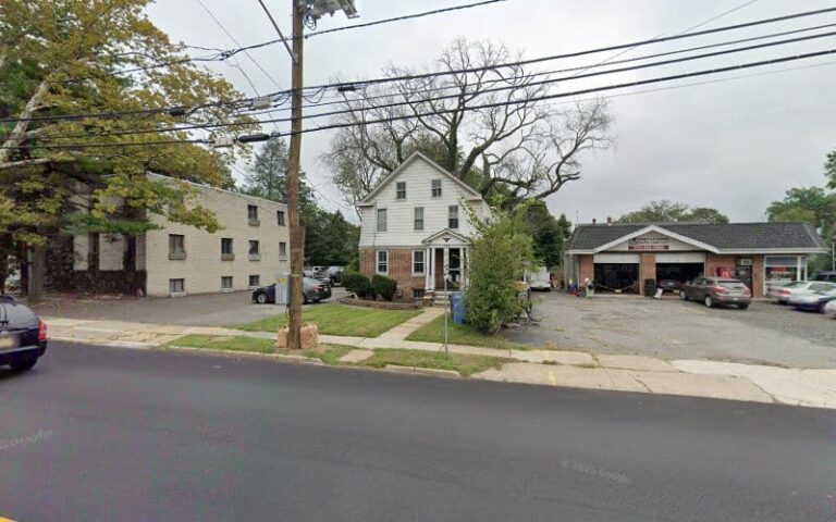 367739 road runner bail bonds 768x480