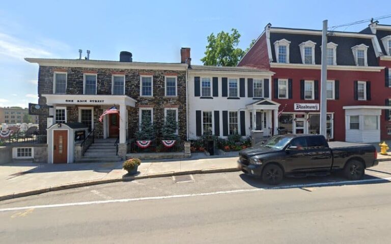 368738 robert f humphrey law office 768x480