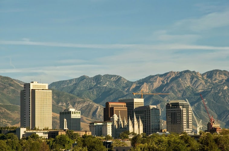 369185 robert j. debry associates