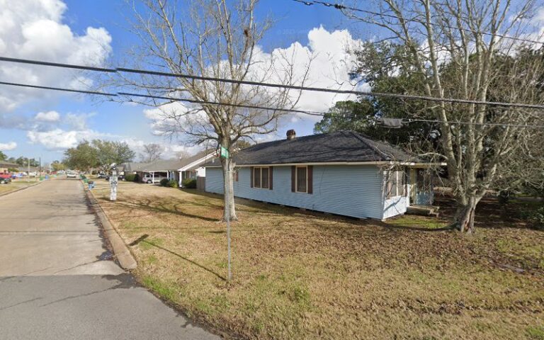 369423 robert l raymond law office 768x480