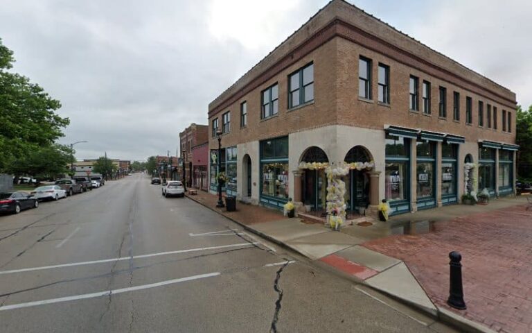 370529 roberts roberts 768x480