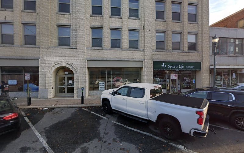 370580 roberts immigration law office