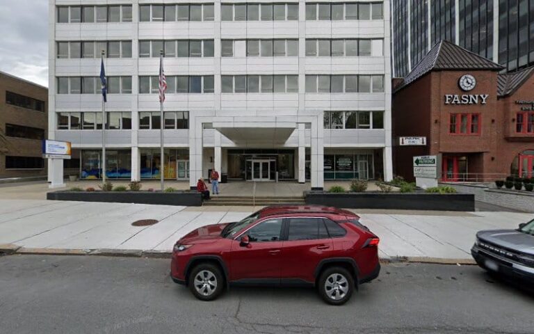 370989 robinson cole llp 768x480