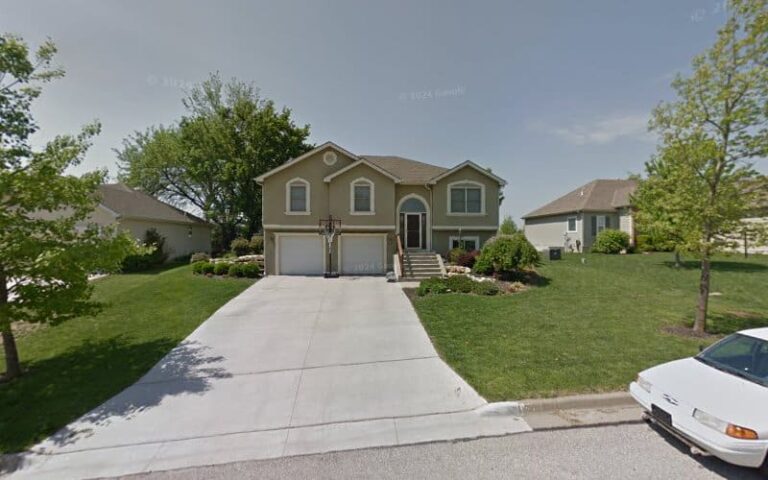 371455 rock n roll law 768x480