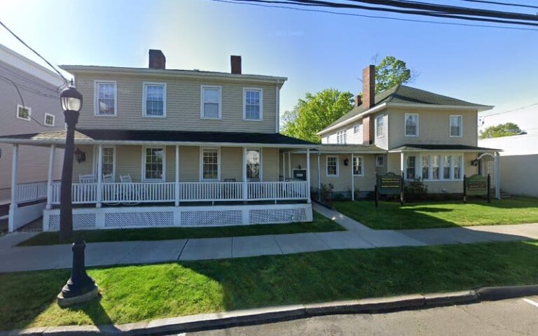 371527 rockwell charles 768x480